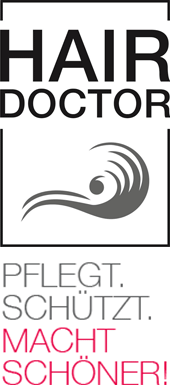 Logo der Marke Hair Doctor mit grauem wellenförmigem Symbol. Darunter der Slogan „Pflegt. Schützt. Macht schöner!“ in grauer und pinkfarbener Schrift.