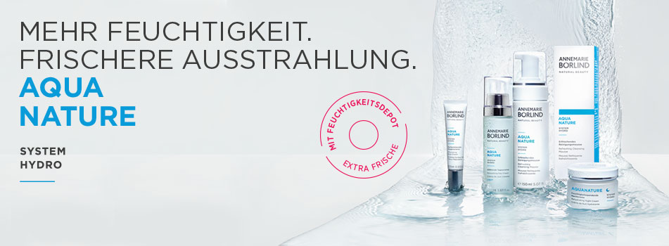 Blau-weiße Pflegelinie mit Fokus auf Hydration, präsentiert mit Wassertextur und Spritzeneffekten