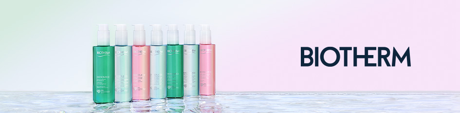 Werbung für Biotherm Gesichtsreinigung. Sieben farbige Flaschen in Grün, Blau, Rosa und Türkis stehen nebeneinander auf einer Wasseroberfläche. Rechts auf rosafarbenem Hintergrund ist das Biotherm-Logo zu sehen.