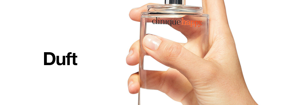 Eine Hand hält einen Parfümflakon von Clinique Happy, daneben steht das Wort 'Duft' in schwarzer Schrift auf weißem Hintergrund.