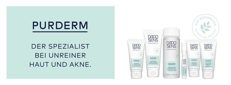 DADO SENS PURDERM – Pflegeserie für unreine Haut und Akne. Links auf hellgrünem Hintergrund steht: 'Der Spezialist bei unreiner Haut und Akne'. Rechts sind sechs Produkte in weißer Verpackung mit hellgrüner Akzentfarbe und dem Label 'Based on Nature' abgebildet.