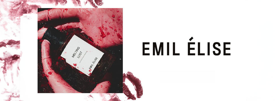 Parfumflasche mit dem Label 'Melting Lust' von Emil Élise, gehalten von roten, mit Farbe bedeckten Händen. Im Hintergrund rote Lippenabdrücke und künstlerische Akzente, daneben der Markenname EMIL ÉLISE in schwarzer Schrift auf weißem Hintergrund.