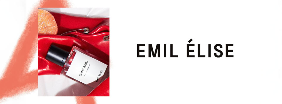 Parfumflasche mit dem Label 'Boom Bang' von Emil Élise, liegend in einer roten glänzenden Handtasche. Im Hintergrund eine orangefarbene Frucht und weiße Stoffelemente, rechts daneben der Markenname EMIL ÉLISE in schwarzer Schrift auf weißem Hintergrund.